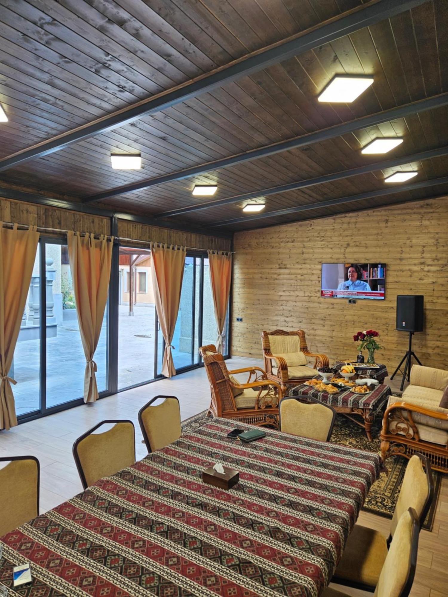 Eridana Hotel Jerevan Buitenkant foto