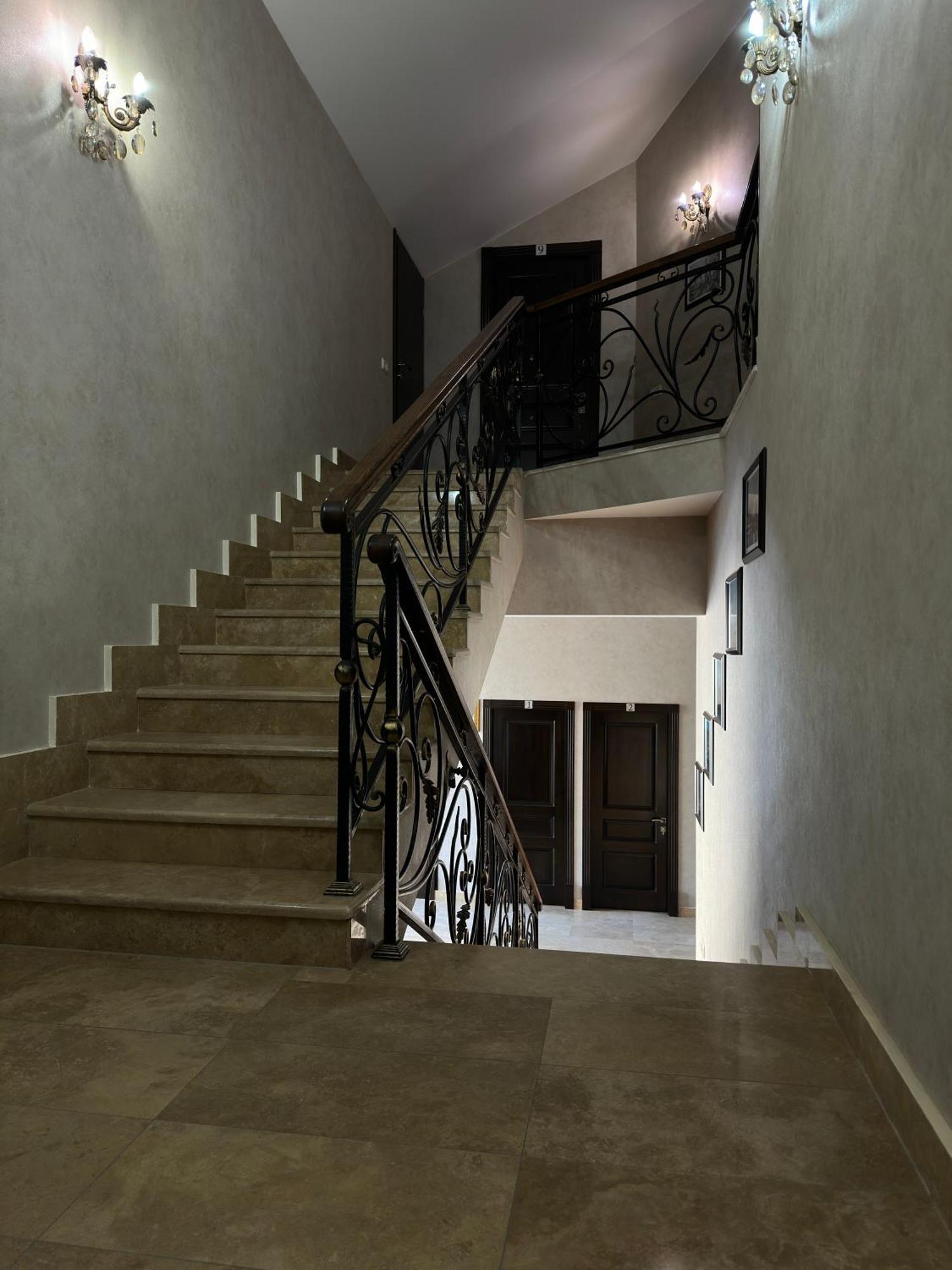 Eridana Hotel Jerevan Buitenkant foto