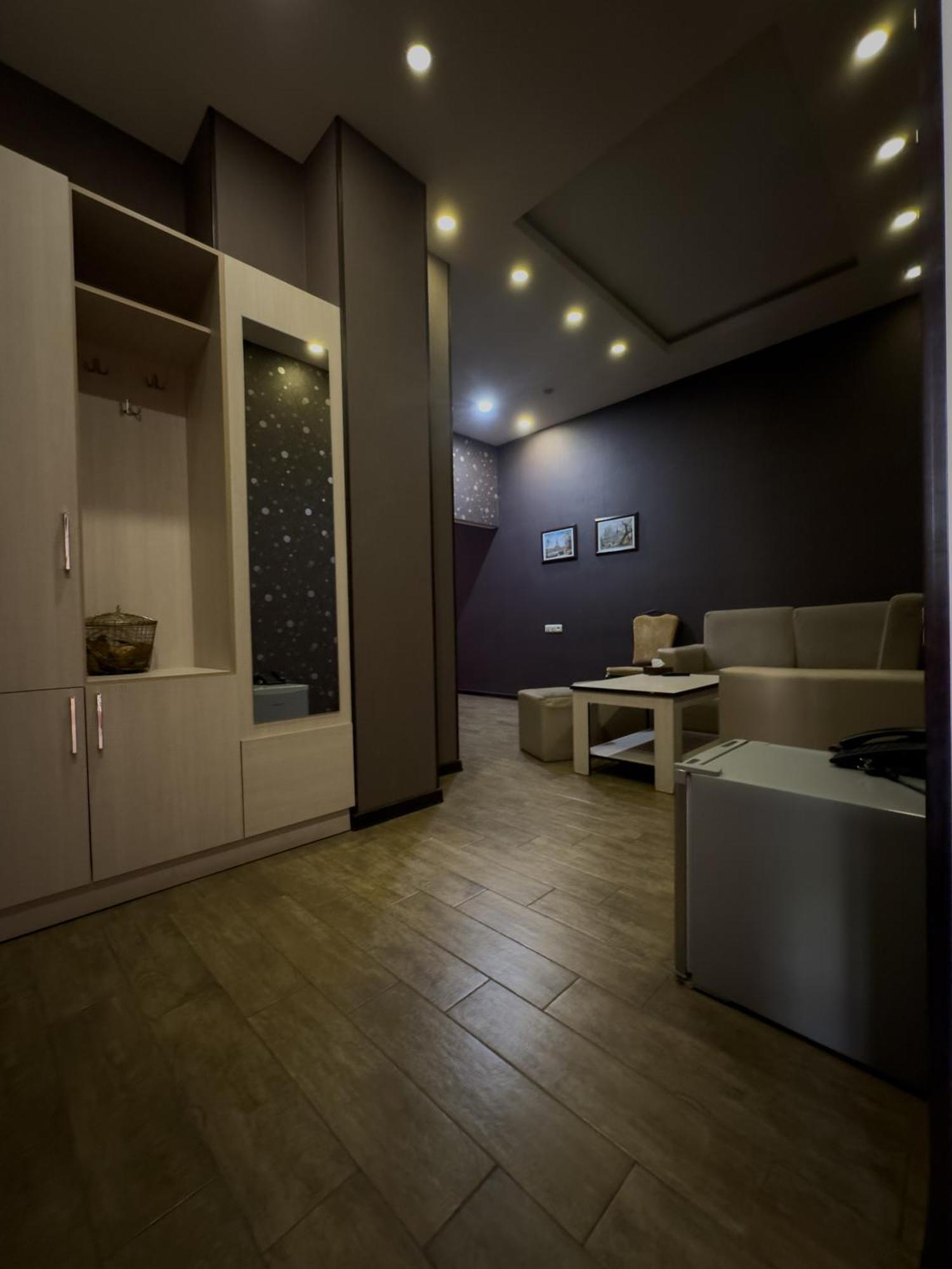 Eridana Hotel Jerevan Buitenkant foto