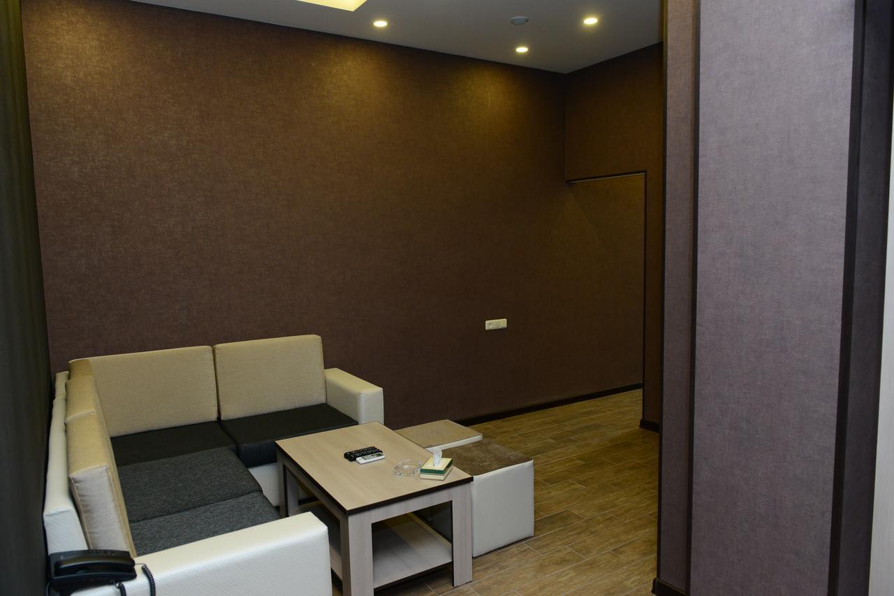 Eridana Hotel Jerevan Buitenkant foto