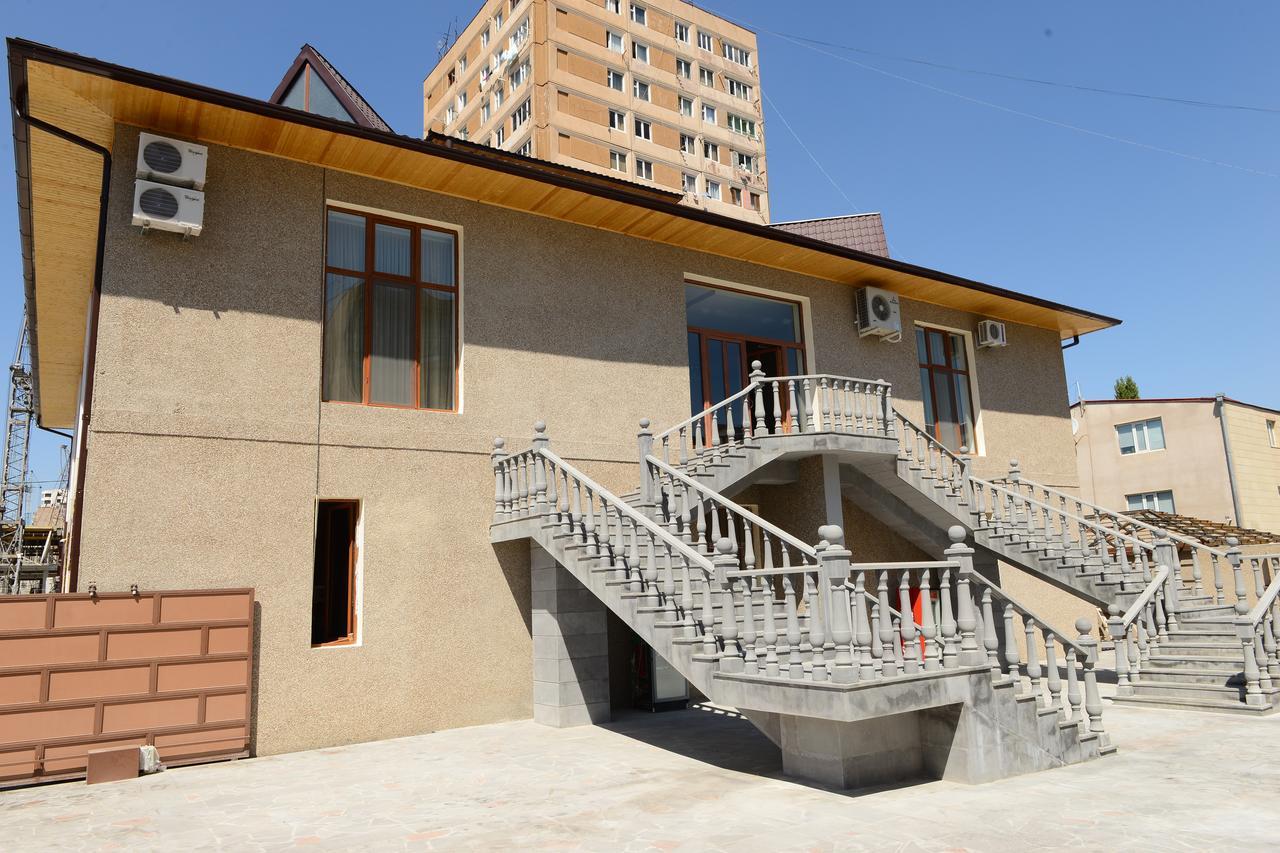 Eridana Hotel Jerevan Buitenkant foto