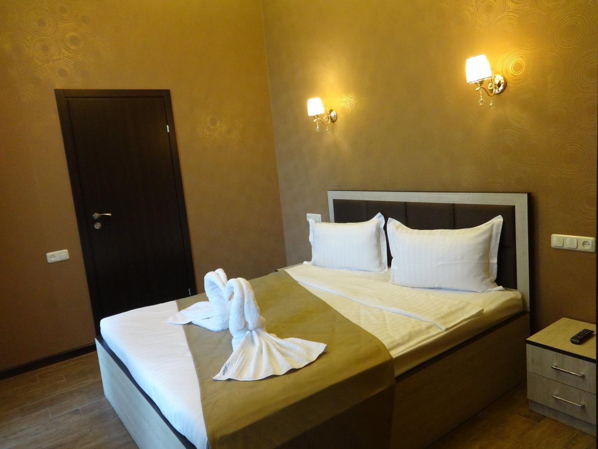 Eridana Hotel Jerevan Buitenkant foto
