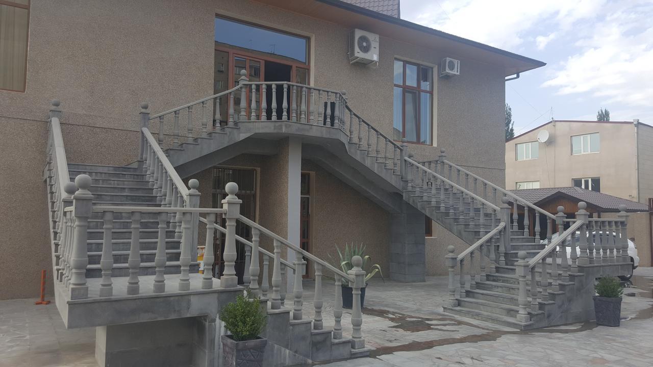 Eridana Hotel Jerevan Buitenkant foto