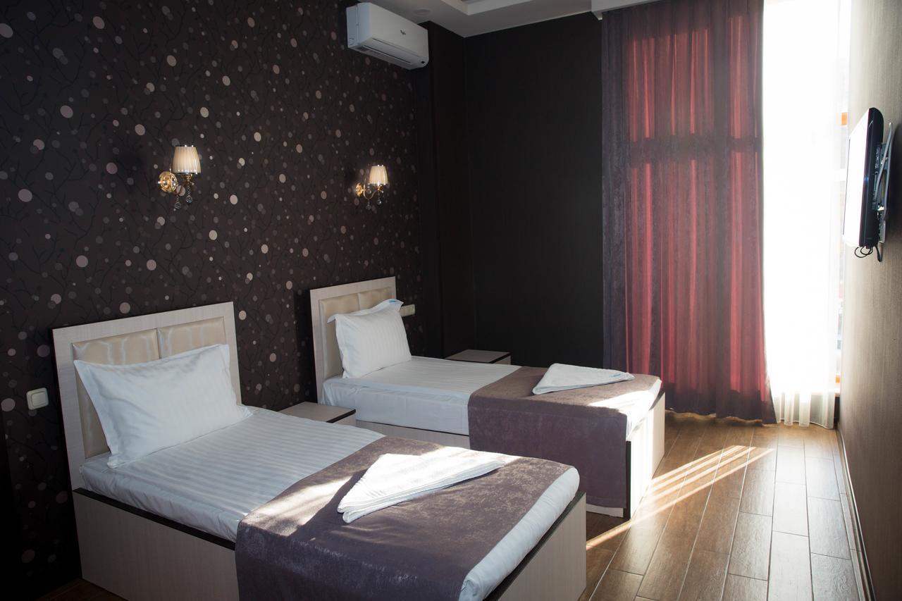 Eridana Hotel Jerevan Buitenkant foto