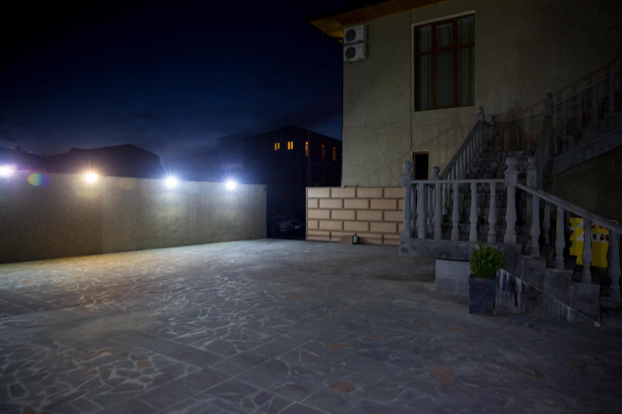 Eridana Hotel Jerevan Buitenkant foto