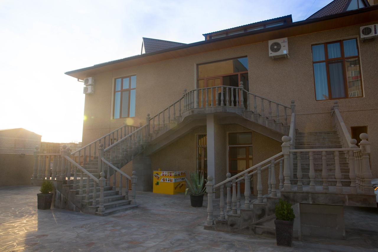 Eridana Hotel Jerevan Buitenkant foto