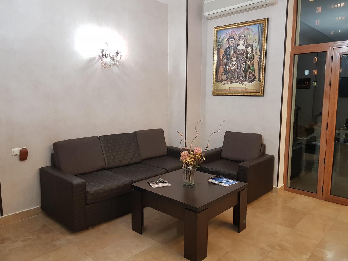 Eridana Hotel Jerevan Buitenkant foto
