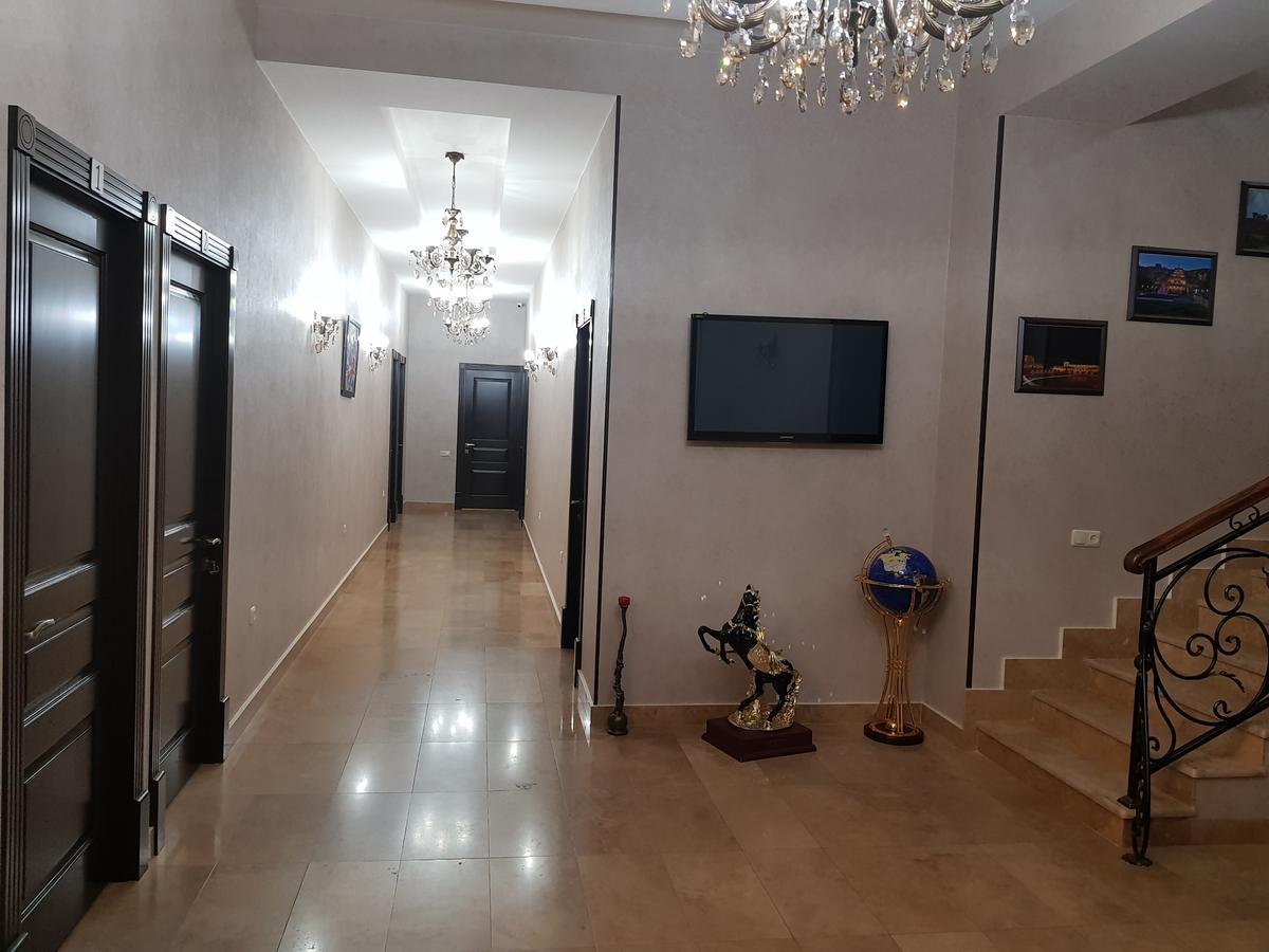 Eridana Hotel Jerevan Buitenkant foto