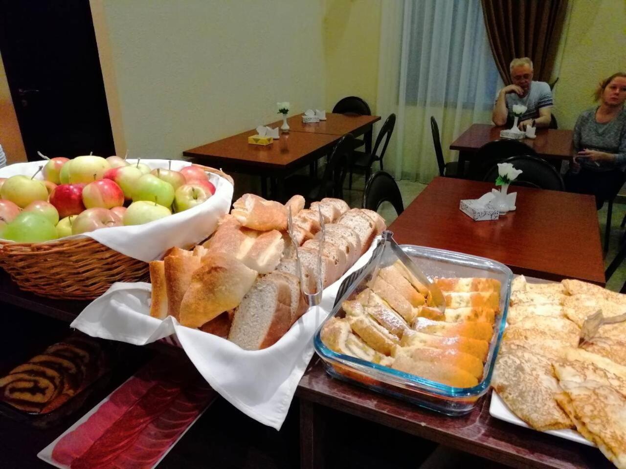 Eridana Hotel Jerevan Buitenkant foto